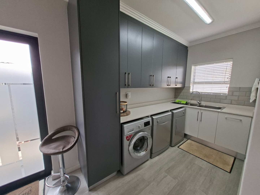 3 Bedroom Property for Sale in Diaz Beach Western Cape